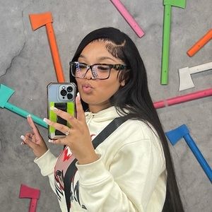 Meet your Posher, Shay